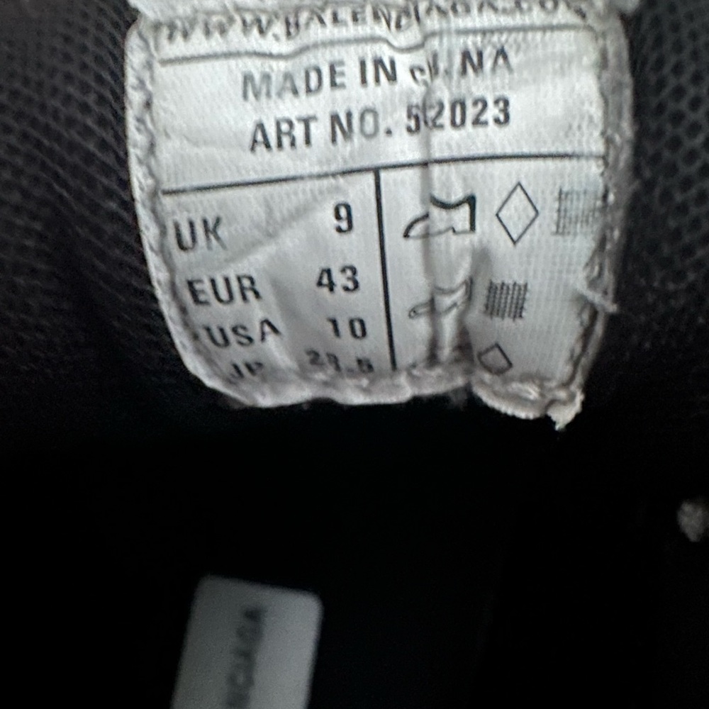 BALENCIAGA TRACK RUNNER LED 50% - Picture 6 of 6